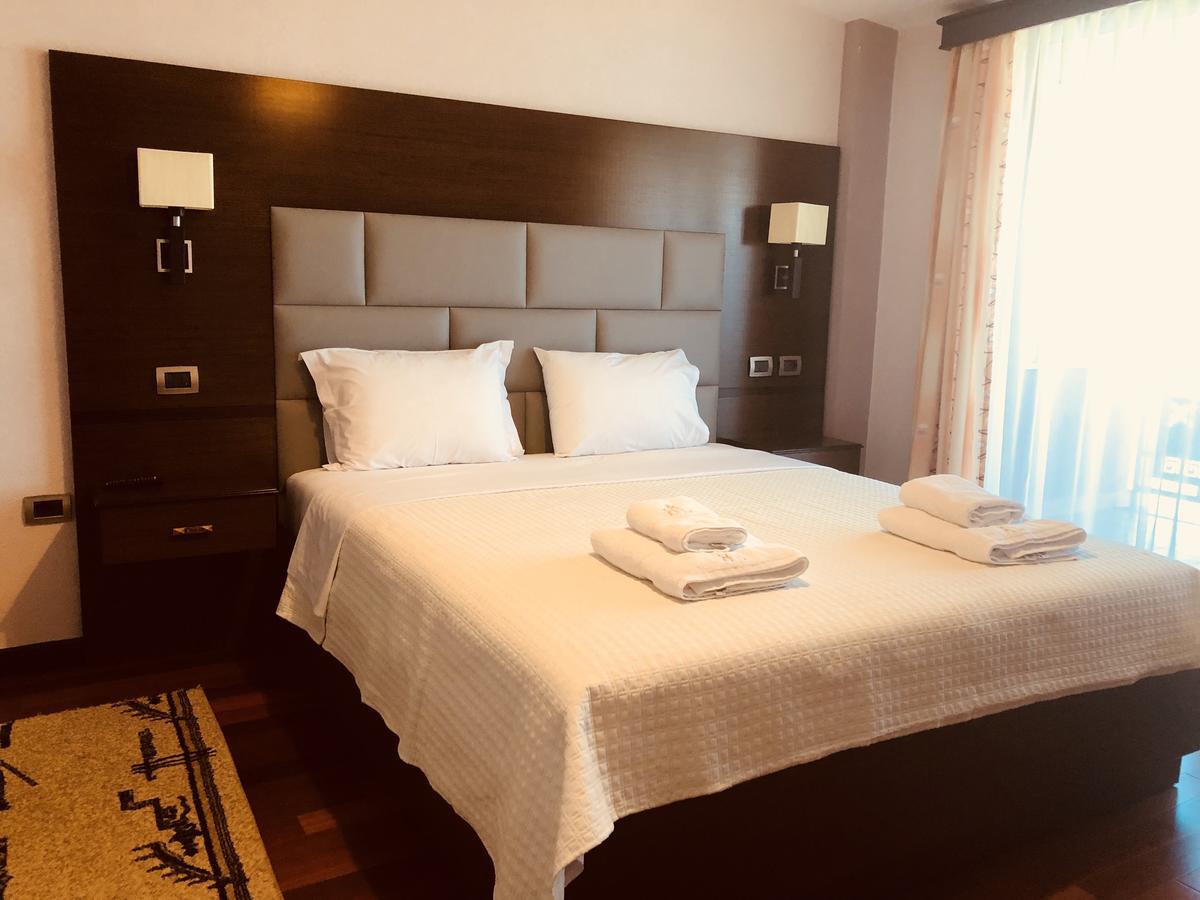 Hotel Lyhnidas Udenisht Eksteriør billede